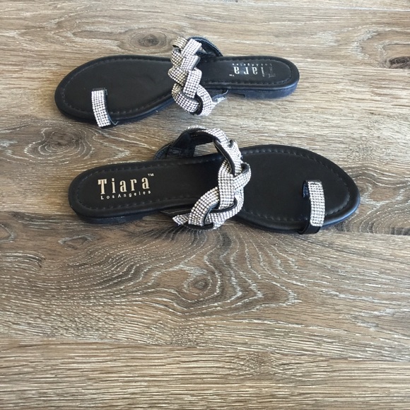 Tiara Los Angeles Rhinestone Bling Toe Sandal NWOT - Picture 6 of 6